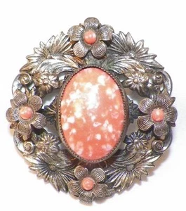 Vintage Pin Brooch Silvertone Repousse Flowers Coral White Mottled Stones - Picture 1 of 3
