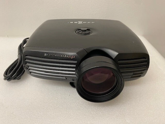Projectiondesign F20 SX+ DLP Conference Projector Portable 3300 ANSI NO BULB - Image 1 of 4