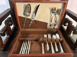 Vintage Community Stainless Steel Flatware 35 Piece Set Vintage Wooden Case - Picture 1 of 21