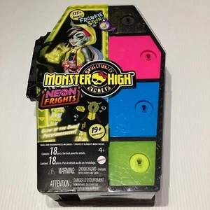 Monster High Skilltimate Secrets Neon Frights Frankie Stein Fashion doll NIB - Imagen 1 de 5