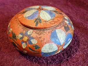 ORIGINAL PAINT ANTIQUE HANDMADE SMALLER ROUND WOOD BOX FOLK ART SWEDEN SWEDISH - Picture 1 of 7
