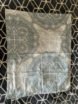 大号灰色/蓝色佩斯利印花枕套 2 件套 — 第 1/3 张图片