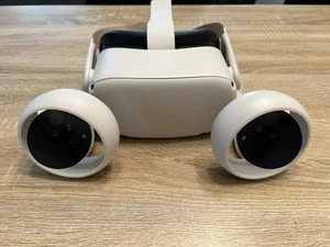 Meta Quest 2 VR Headset with Controllers - Picture 1 of 5