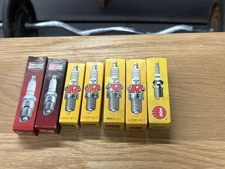 Lot Of 7 New In Box Spark Plugs Varying Sizes Made In Japan - Image 1 of 4