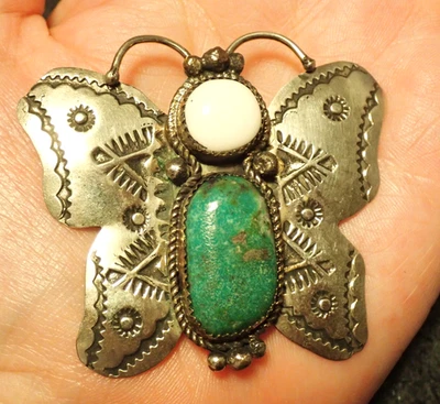 Colgante / Pin de mariposa grande con turquesa y concha Hecho en nativos americanos Foto 1 de 4