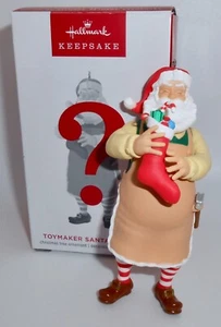 Hallmark Christmas Ornament 2023 TOYMAKER SANTA SURPRISE Brown Version H20 - Imagen 1 de 5