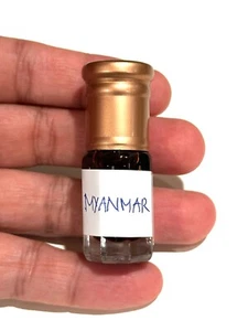 Pure Agarwood Oud Oil (Myanmar) 3ml - Picture 1 of 3