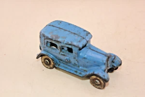 KILGORE CAST IRON BLUE SEDAN WITH SILHOUETTE DRIVER & PASSENGERS 1930'S 3 1/4 IN - Picture 1 of 8
