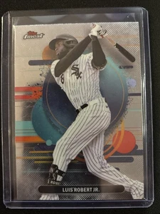 🔥Luis Robert Jr 2025 Topps Finest #176 Uncommon White Sox - Picture 1 of 2