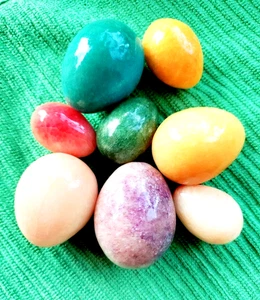 8 bunte Vintage Ostern Speckstein Eier vier 2", vier 1 1/2" NEUWERTIG - Bild 1 von 1