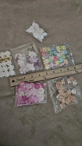  Paper  Flowers/leafs craft  different  shape /colors  - Picture 1 of 8
