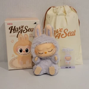 Auténtico colgante de felpa ZIZI Have A Seat Pop Mart LABUBU The Monsters - Imagen 1 de 2