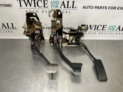 1992-1994 ACURA Vigor OEM GASOLINA FRENO EMBRAGUE PEDAL MONTAJE MANUAL 5 VELOCIDADES Foto 1 de 4