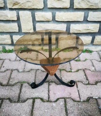 Vintage Années 1960 Petite Table Tripode Plateau Plexi Pieds Fer Forgé Bois - Photo 1/4