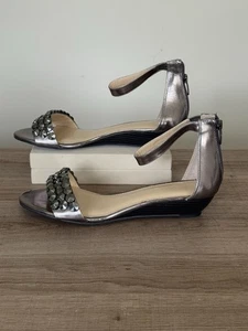 Enzo Angiolini Eakarezzo Pewter Studded Wedge Sandals Size 10M Zip Back - Picture 1 of 7