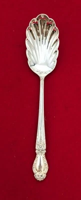 Cuchara de azúcar Brocade By International con cáscara de plata esterlina, 6"" de largo Foto 1 de 3