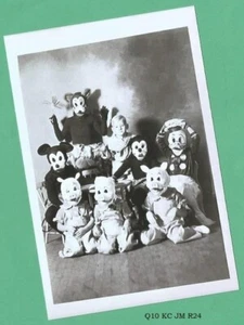 FOTO encontrada 4X6 de Extraño Extraño Halloween FREAKY Niños Mickey Mouse Cerdos Disfraces - Imagen 1 de 1