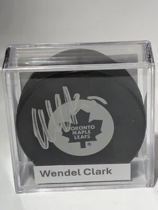 Wendel Clark Signed Puck Toronto Maple Leafs Autographed Auto COA - Picture 1 of 2