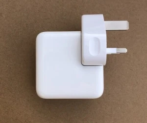 Genuine Apple 29W USB-C Macbook Pro & Air Power Adapter Charger With Plug A1540 - Picture 1 of 3