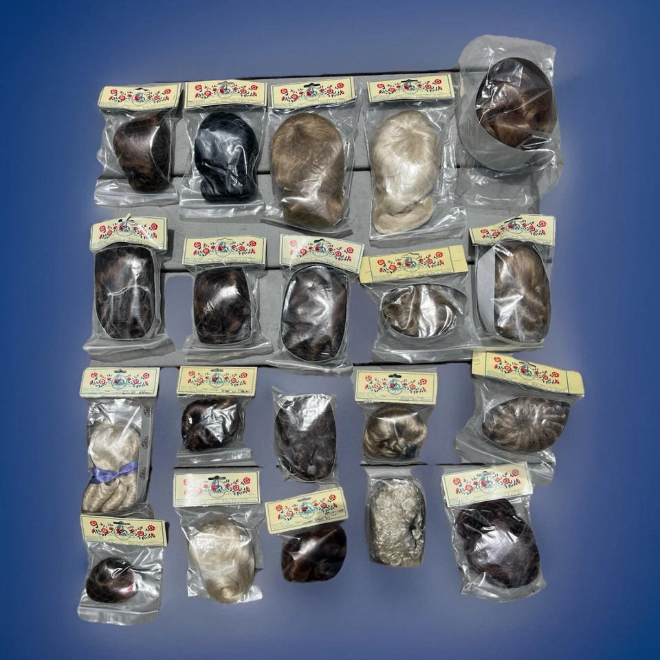 Lote de 20 pelucas de muñeca vintage Imsco tamaños 6" a 13" (circunferencia) todas nuevas Foto 1 de 4