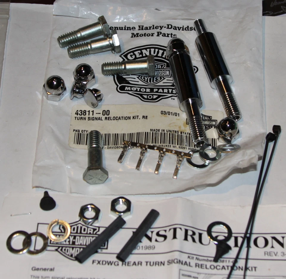 43811-00 KIT REUBICACIÓN INTERMITENTE CROMADO DYNA WG HARLEY-DAVIDSON 1996-1999 Foto 1 de 1