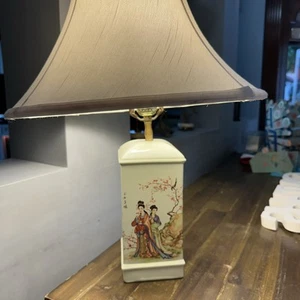 Vintage *RARE* Pale Green “Square Shaped” Chinoiserie Geisha Lamp - Picture 1 of 8