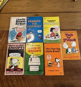 Lot of 7 Vintage Peanuts Paperbacks by Charles M. Schulz - Picture 1 of 14