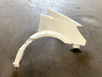 10-13 MERCEDES SPRINTER FRONT RIGHT PASS SIDE FENDER PANEL WHITE, OEM LOT3539 Foto 1 de 4