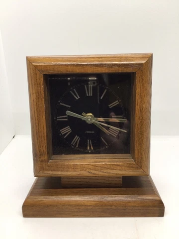 Vintage Amana Furniture Hand Crafted Oak Case Footed Quartz Desk Clock Cover