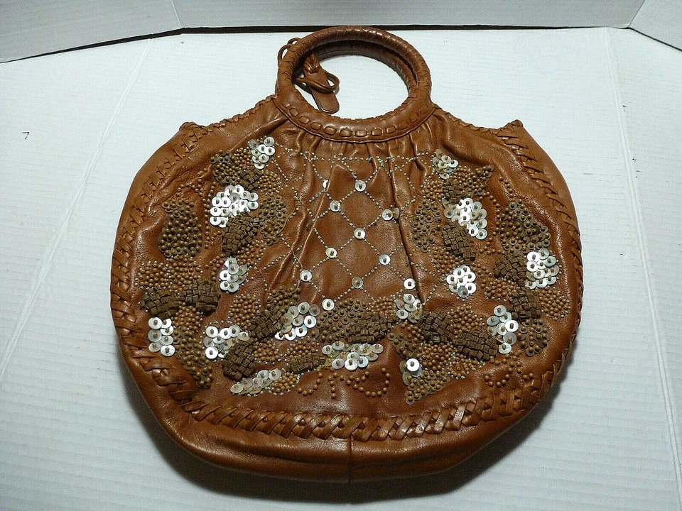 Bolsa de mão vintage Isabella couro macio marrom hobo enfeitada coco puff frisada - Imagem 1 de 4