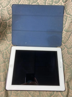 Apple iPad 4th Gen A1458 - Image 1 of 4