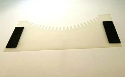 Lindahl Vignette White Mask 2.5X5" Serrated Bottom Arc magnetic frame - Image 1 of 4