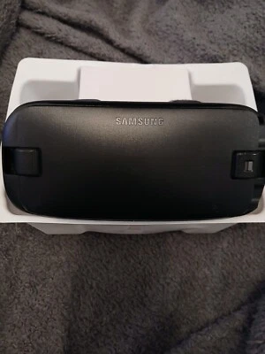 Samsung Gear VR SM-R323 Virtual Reality Headset - Black Oculus - Image 1 of 2