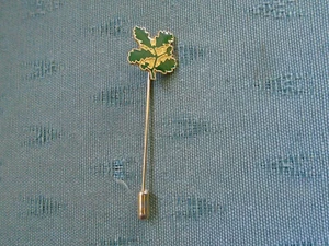 THE NATIONAL TRUST - MEMBERS GREEN ENAMEL STICK PIN BADGE - Picture 1 of 2