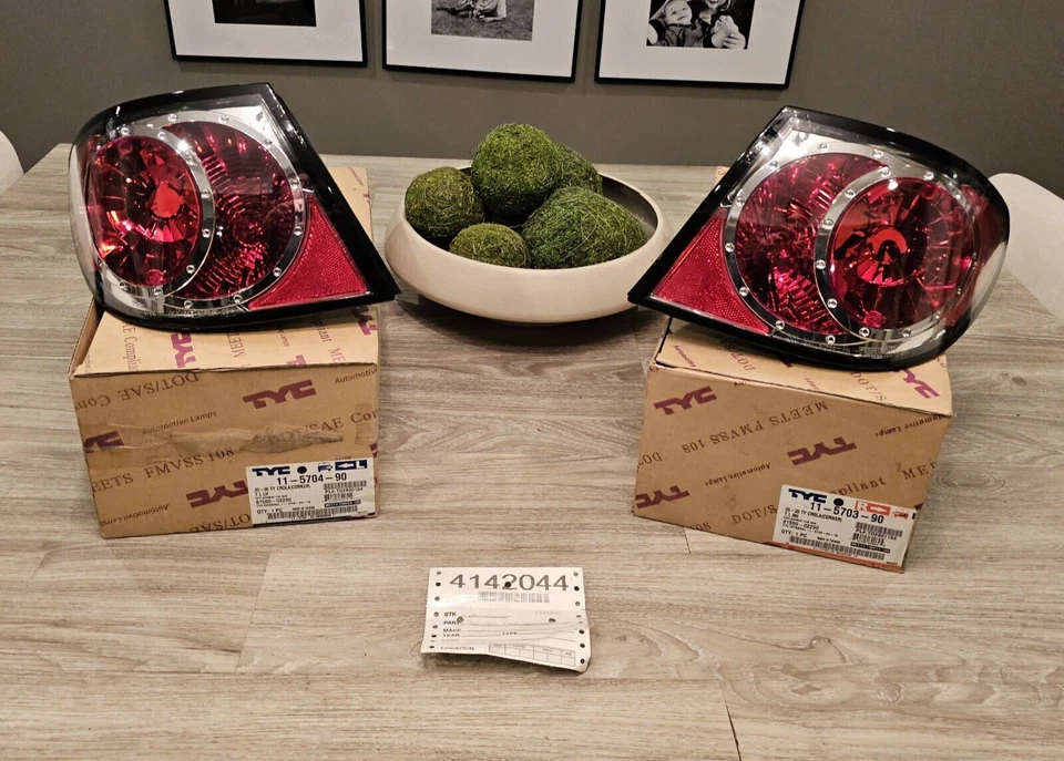 2005 - 2008 年丰田卡罗拉 TYC 欧洲尾灯一对全新带盒经典!! — 第 1/4 张图片