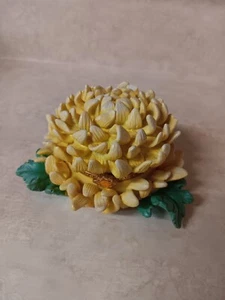 Chrysanthemum Yellow Trinket Ring Jewelry Box Floral Garden Resin Hinged Vtg - Picture 1 of 14