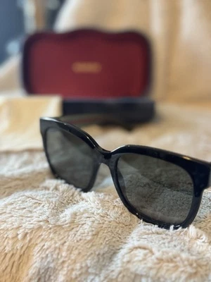 Elegantes gafas de sol Gucci Foto 1 de 4