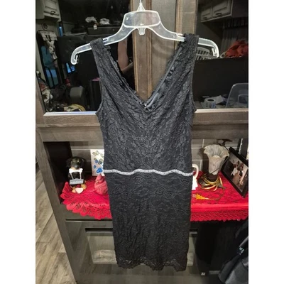 Vestido Alexia Admor New York Negro Encaje Sin Mangas Fiesta Cóctel Mediano 119 Foto 1 de 4