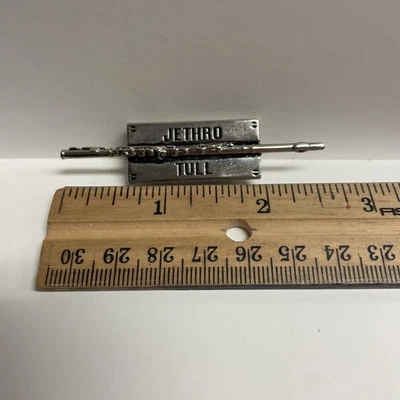 JETHRO TULL METAL FLUTE PIN/BADGE - Image 1 of 3