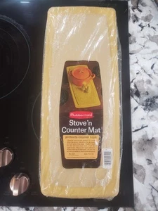 VINTAGE 70s SEALED YELLOW FLORAL RUBBERMAID STOVE 'N COUNTER MAT PAD PROTECTOR - Picture 1 of 9