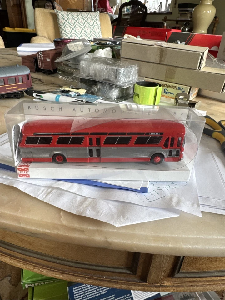 Bus Bus Busch 44501 GMC Fishbowl rojo escala 1:87 HO. NOB - Immagine 1 di 3