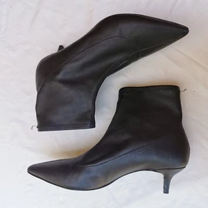 ZARA Sz 41 Or 10 Black Stretch Leather Ankle Kitten Heels Boots Pointed - Picture 1 of 15