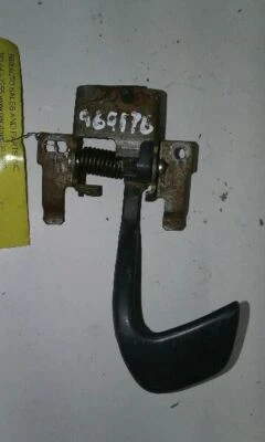 Manija de la puerta delantera del conductor Chevrolet S10 Blazer 1996, interior 379323 Foto 1 de 4