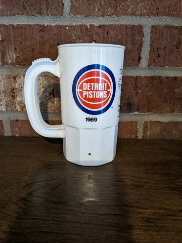 Vintage 1989 Detroit Pistons NBA Colt 45 Plastic Beer Mug World Champion Season Cover