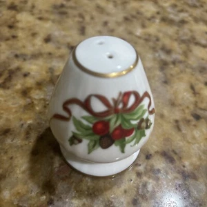 Tiffany & Co Holiday Garland Salt And Pepper Shaker - Picture 1 of 3