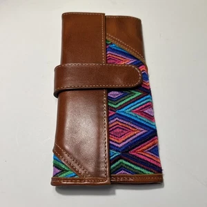 NEU Guatemaltekische Huipil Geldbörse - Handarbeit braun Leder bestickt mehrfarbig - Bild 1 von 11