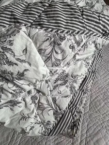 IKEA KIRSKAL Comforter White Black Floral Ticking Stripe Reversible KING 104x92 - Picture 1 of 9