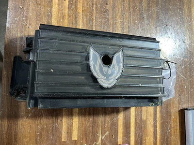 Centro de lanterna traseira Firebird 1982–1984 - Imagem 1 de 4