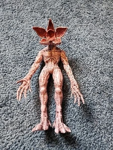 Netflix Stranger Things Demogorgon Actionfigur Spielzeug 7,5" 2590197 - Bild 1 von 3
