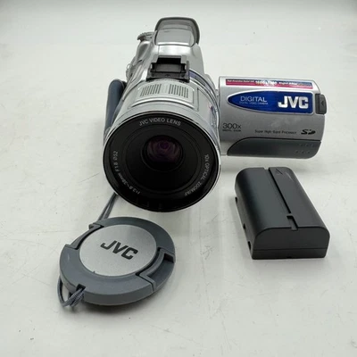 JVC GR-DV500U 10X Optical Zoom/AF f=3.8-38mm 300X Digital Video Camera Silver - Image 1 of 4